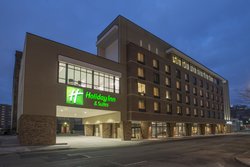  - Holiday Inn Express & Suites Downtown Cincinnati - I-71, Exit 1C & 2
