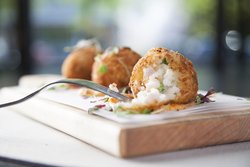  - Holiday Inn & Suites Conference Centre South Calgary