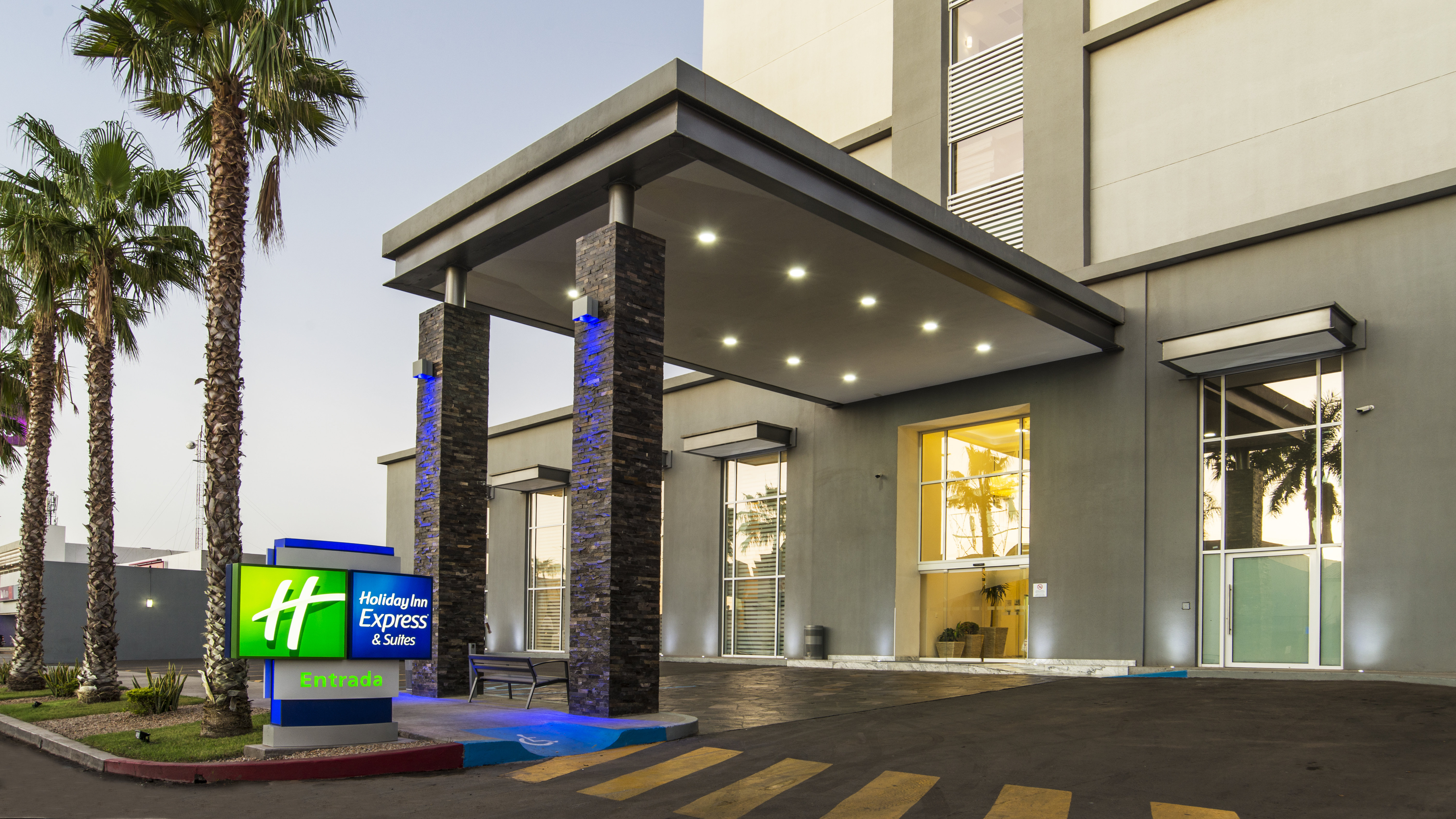 Holiday Inn Express/Suites Ciudad Obrego