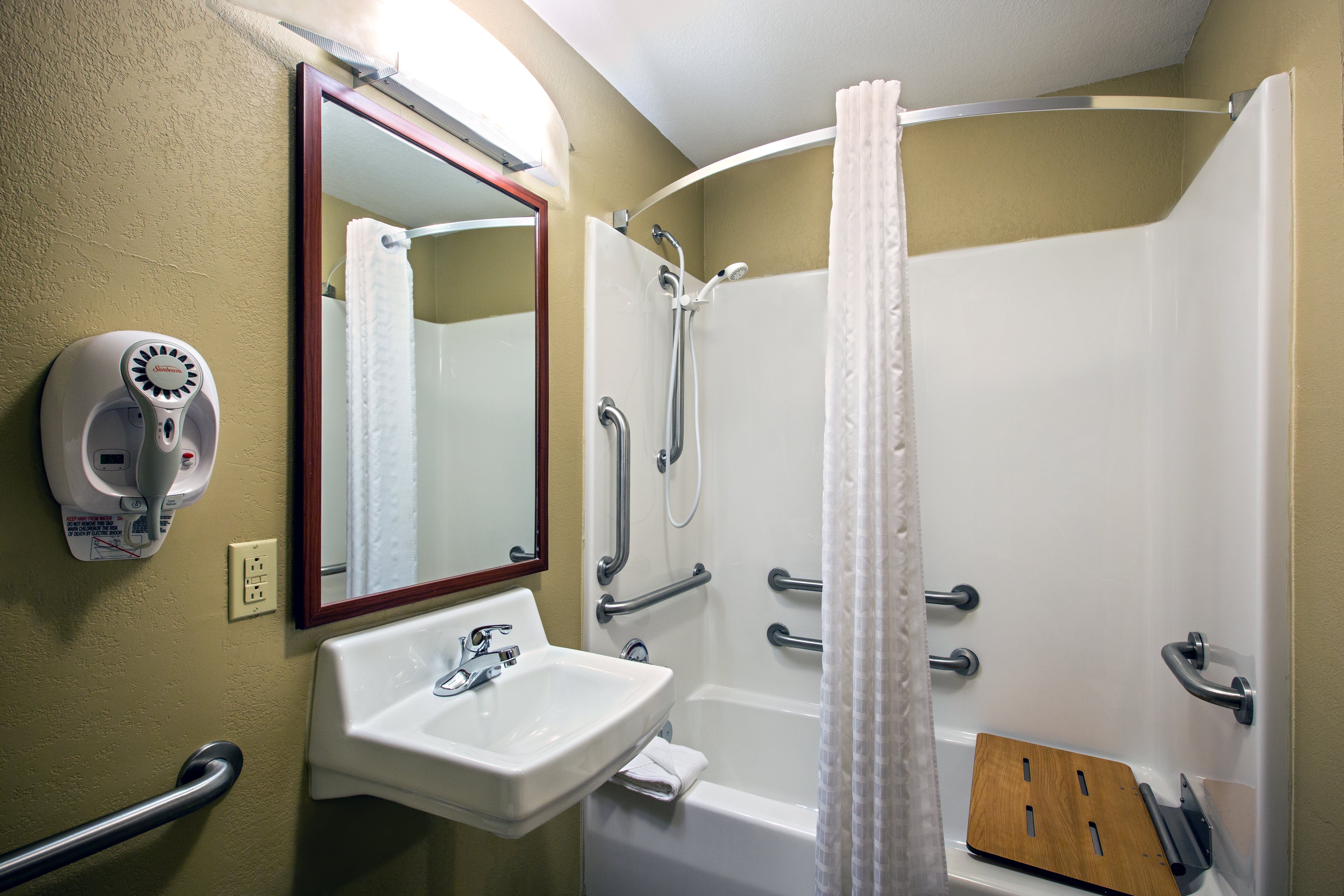 CANDLEWOOD SUITES BY IHG-guestroom-Guest Bathroom.jpg
