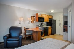  - Candlewood Suites Perrysburg - I-75, Exit 193
