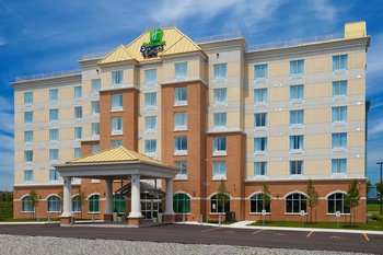 Holiday Inn Express & Suites Bowmanville