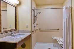  - Holiday Inn Express & Suites Salina - I-70, Exit 252