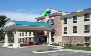 Holiday Inn Express & Suites Verona, WI - See Discounts