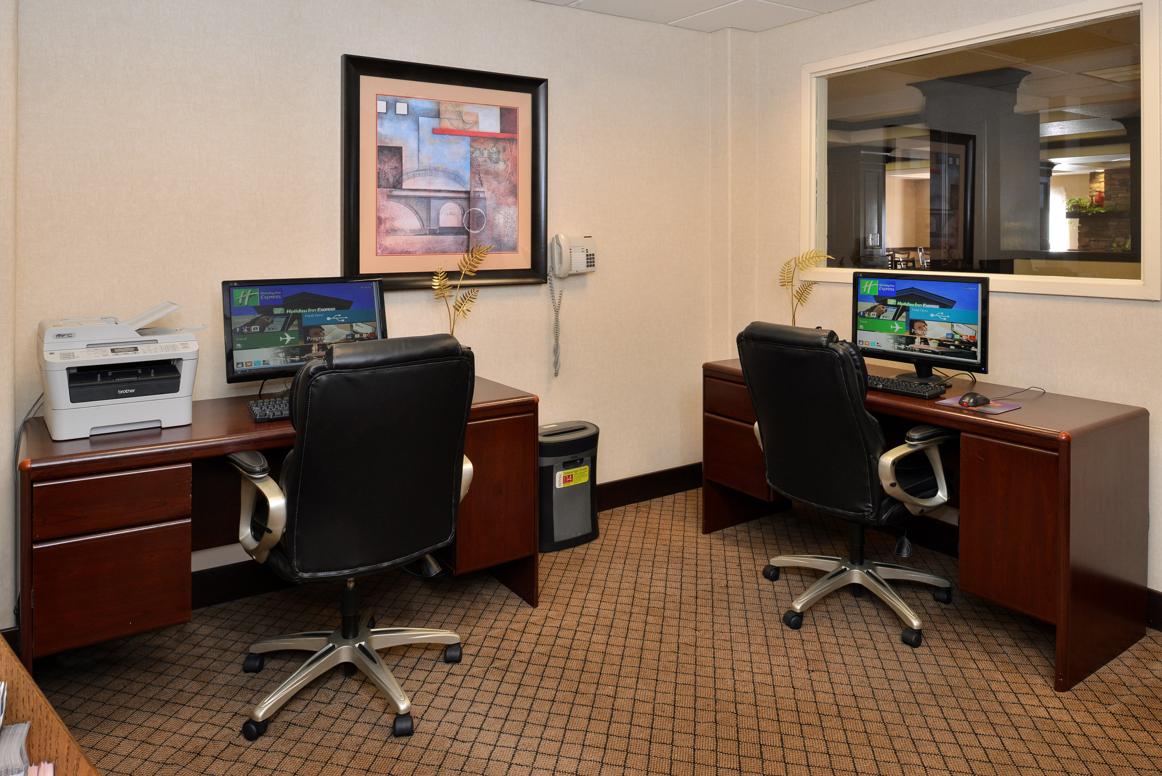 Holiday Inn Express  & Suites Lincoln - Guest Business Center