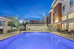  - Holiday Inn Express Airport Sacramento - I-5, Exit 525A