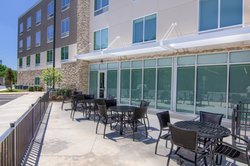  - Holiday Inn Express & Suites South Alabama University Area Mobile