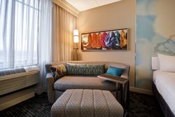  - Courtyard by Marriott Airport Louisville - I-65, Exit 131B