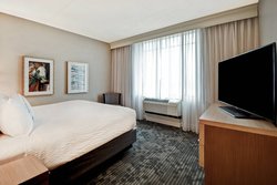  - Courtyard by Marriott Airport Louisville - I-65, Exit 131B