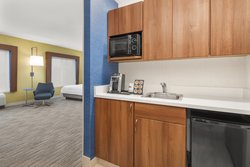  - Holiday Inn Express Airport Sacramento - I-5, Exit 525A