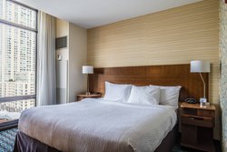  - Fairfield Inn & Suites by Marriott Downtown River Chicago