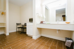  - Scottish Inn & Suites Bayway Drive Baytown