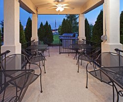  - Candlewood Suites Fayetteville - I-49, Exit 62