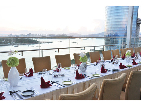 HOTEL INDIGO HARBOUR VIEW - Photo 4