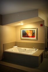  - Holiday Inn Express & Suites North Toledo - I-75, Exit 210