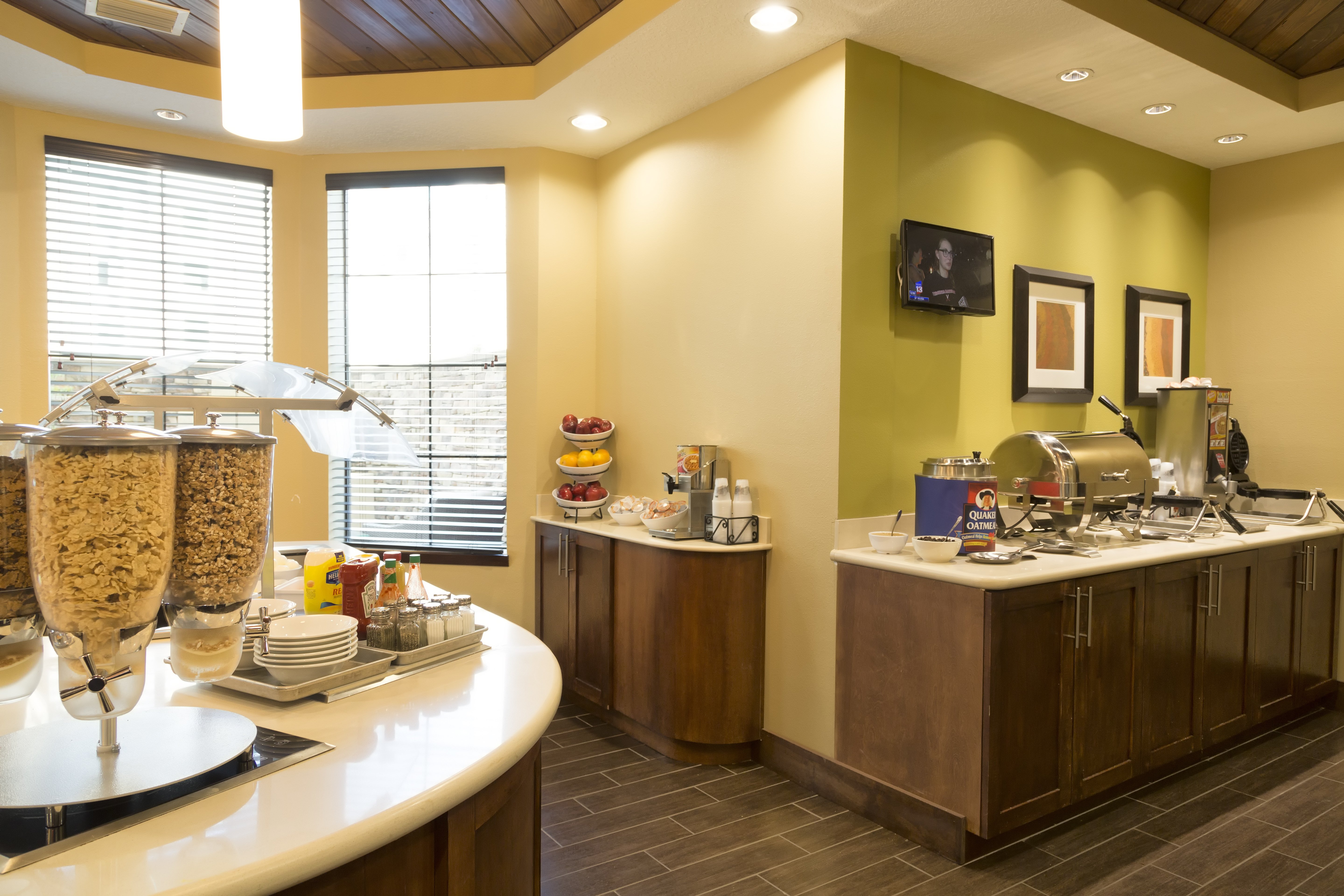 Complimentary breakfast buffet is available daily here.
