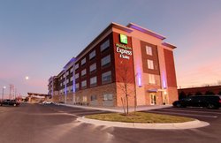  - Holiday Inn Express & Suites Livonia - I-96, Exit 177