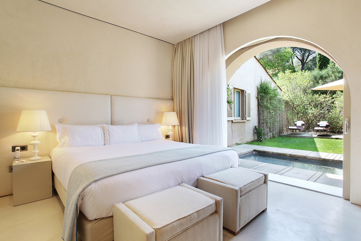 MUSE Saint-Tropez-guestroom-Elegance Room with Plunge Pool.jpg