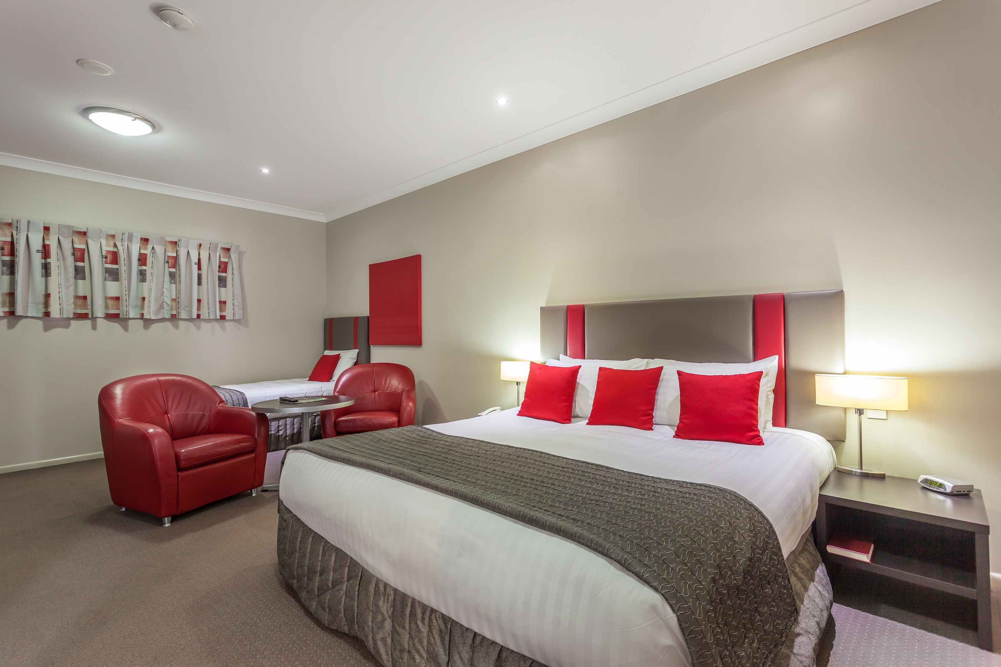 PLATINUM INTERNATIONAL-guestroom-Executive King Suite.jpg