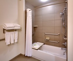  - Holiday Inn Express & Suites Overland Park