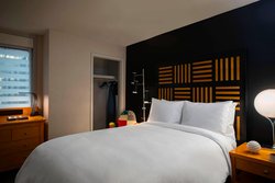  - Renaissance Savery Hotel Des Moines