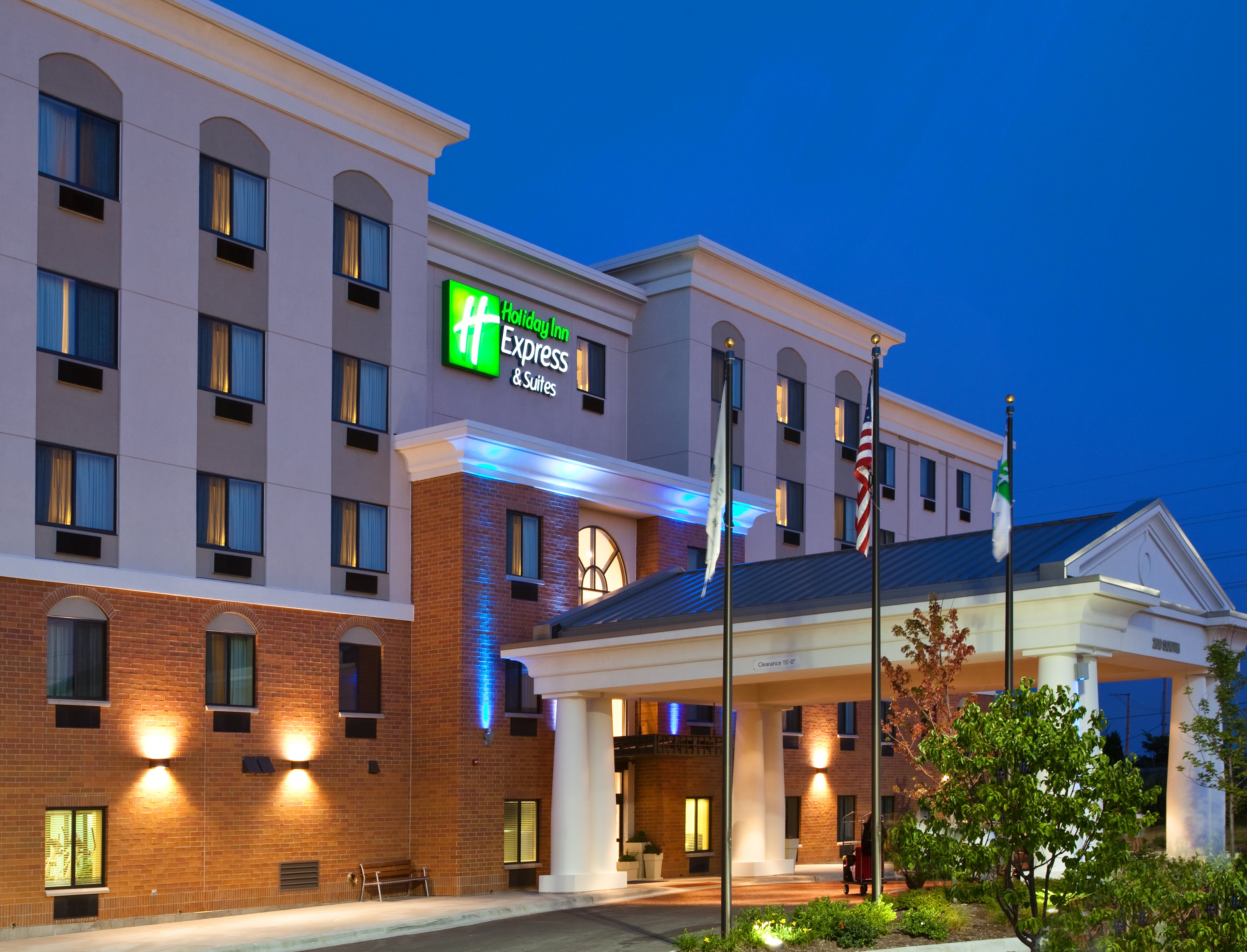 Stay with Holiday Inn Express & Suites Chicago West-O'Hare Arpt!