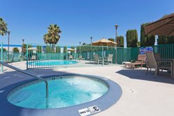  - Holiday Inn Express Fairgrounds Bakersfield
