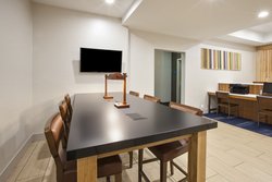  - Holiday Inn Express & Suites Niles