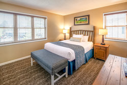  - Holiday Inn Club Vacations Oak N' Spruce Resort South Lee