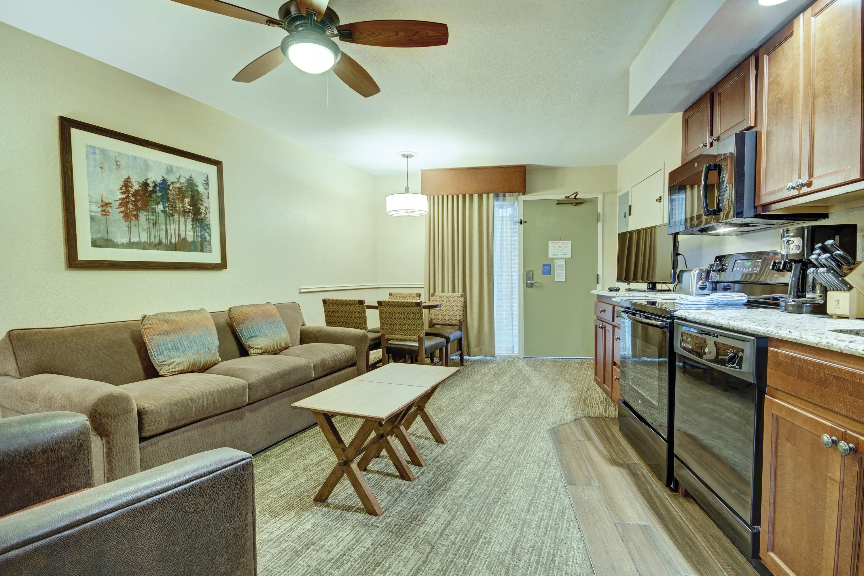 CLUB WYNDHAM DURANGO-guestroom-Living Room.jpg