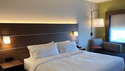  - Holiday Inn Express & Suites Springfield - I-44, Exit 80