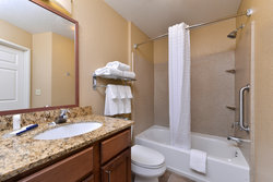  - Candlewood Suites Turlock - CA 99, Exit 215