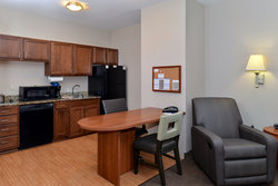  - Candlewood Suites Turlock - CA 99, Exit 215