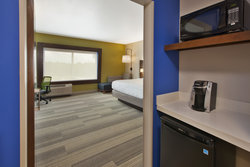  - Holiday Inn Express South Hill - I-85, Exit 15