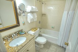  - Wyndham Bay Voyage Inn Jamestown