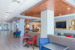  - Holiday Inn Express & Suites South Alabama University Area Mobile