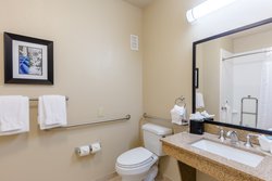  - Holiday Inn Express & Suites West Dallas - I-30, Exit 39