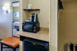  - Holiday Inn Express & Suites West Dallas - I-30, Exit 39