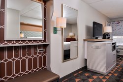  - Holiday Inn & Suites Marketplace Rochester - I-390, Exit 14B