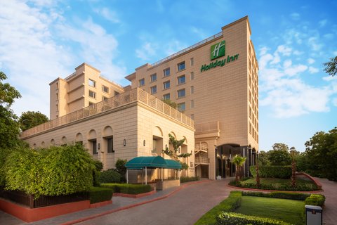Holiday Inn Agra - Facade