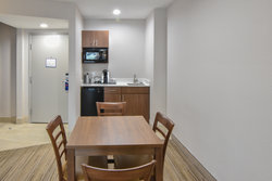  - Holiday Inn Express & Suites Northwest Indianapolis - I-465, Exit 21