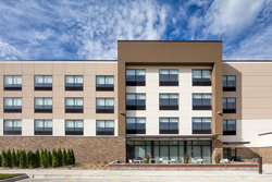  - Holiday Inn Express & Suites Riverfront East Peoria - I-74, Exit 94