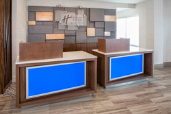  - Holiday Inn Express & Suites Riverfront East Peoria - I-74, Exit 94