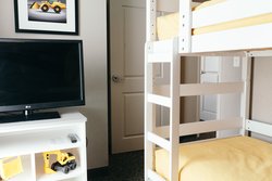  - Holiday Inn Express & Suites East Peoria - I-74, Exit 94