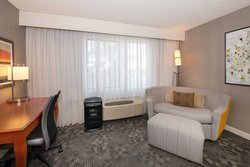 - Courtyard by Marriott Newark - CA 84, Exit 37