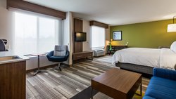  - Holiday Inn Express & Suites Northville - I-96 & I-275, Exit 167