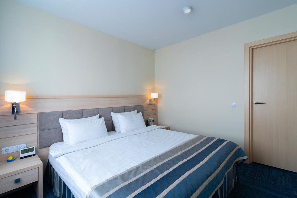 EQUATOR-guestroom-Guest Room.jpg