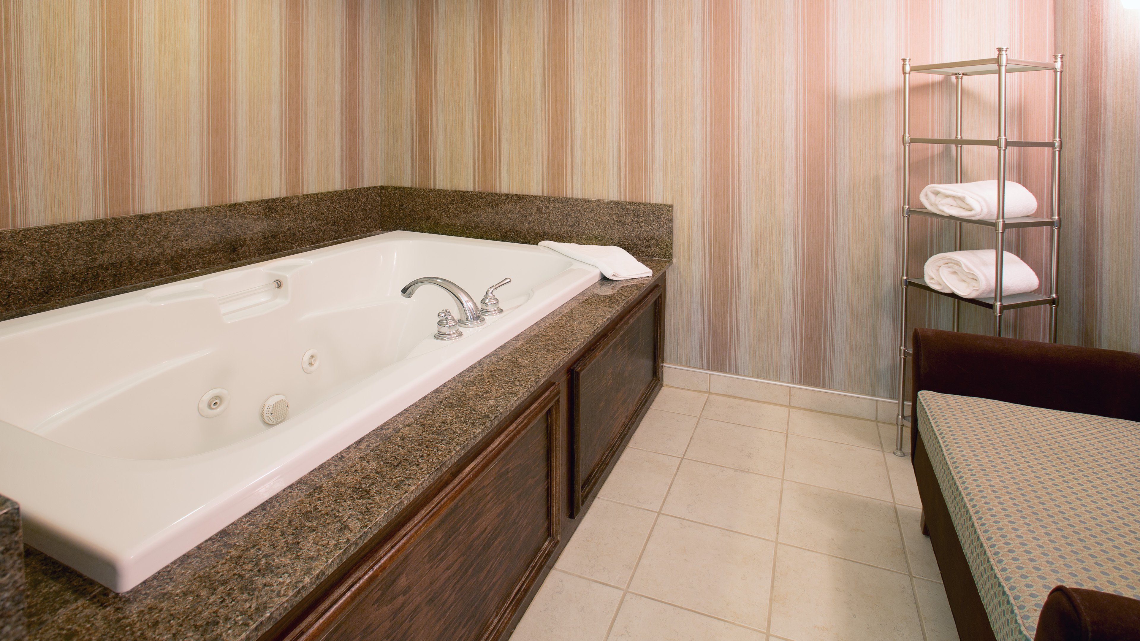 Jacuzzi Suite