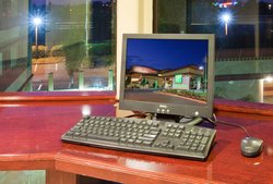  - Holiday Inn Rancho Cordova - US 50, Exit 18