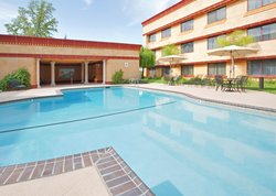  - Holiday Inn Rancho Cordova - US 50, Exit 18